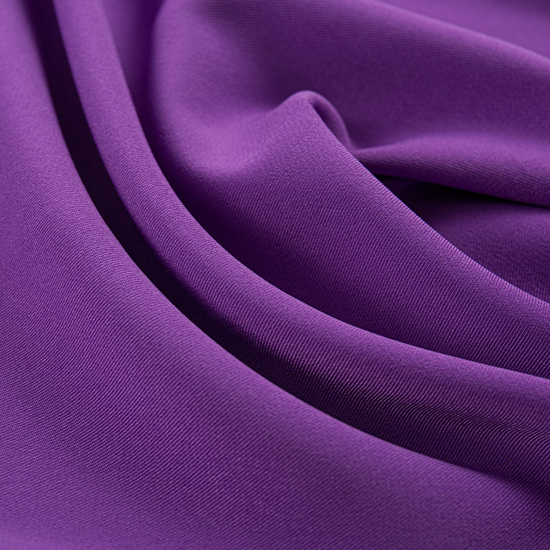 HY070 Țesătură de îmbrăcăminte twill 2/2 elastică din mătase compozită mov